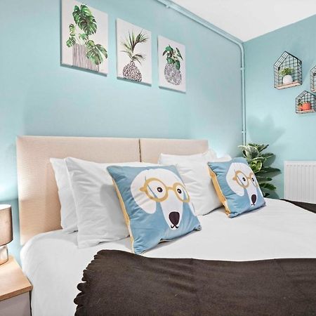 Queens Apartment - By My Getaways - Free Parking For One Car Hove Buitenkant foto