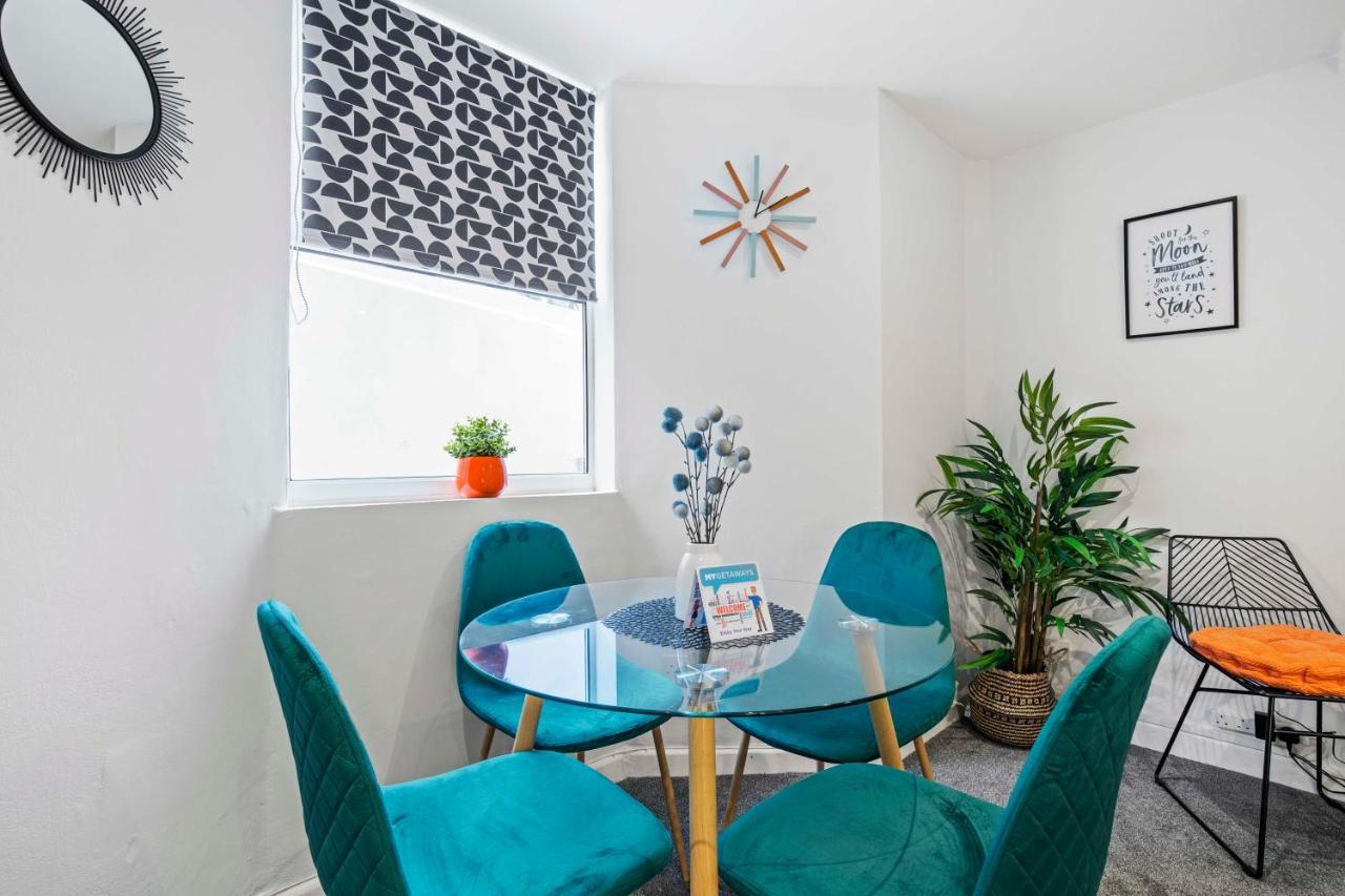 Queens Apartment - By My Getaways - Free Parking For One Car Hove Buitenkant foto
