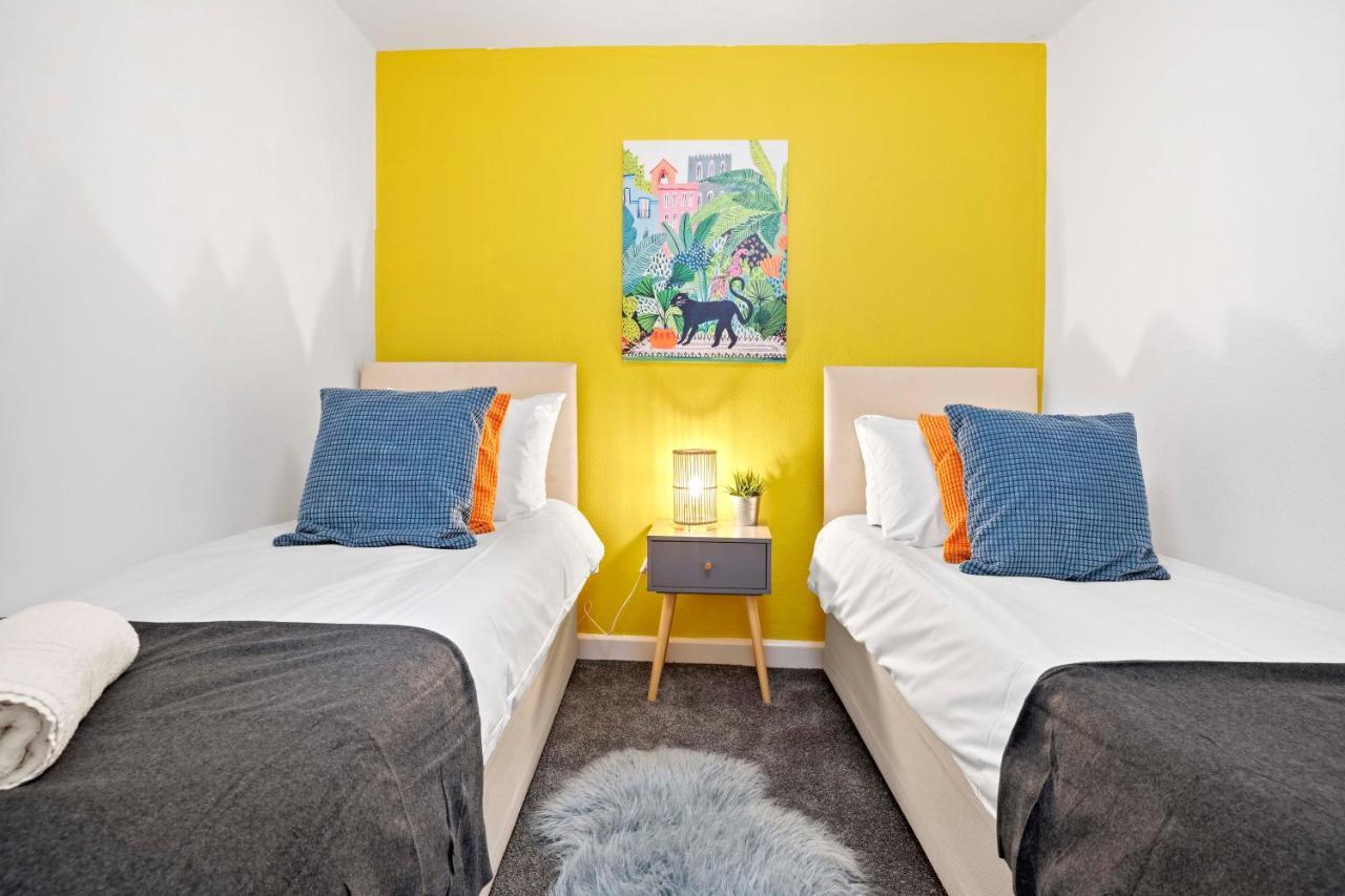 Queens Apartment - By My Getaways - Free Parking For One Car Hove Buitenkant foto