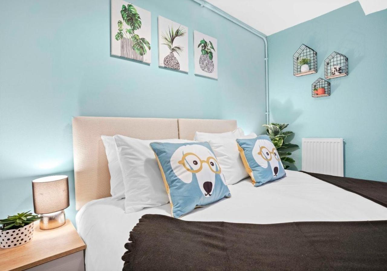 Queens Apartment - By My Getaways - Free Parking For One Car Hove Buitenkant foto